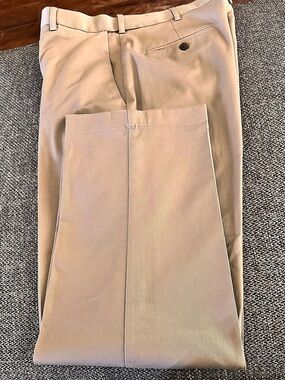 Haggar Work to Weekend Pro Trouser Relaxed Fit Beige